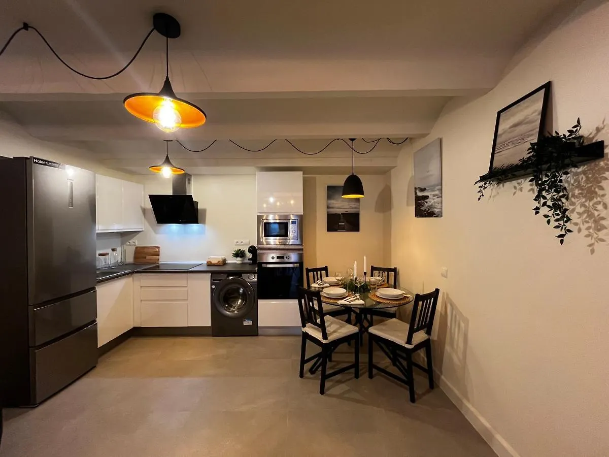Apartamento A 2 Minutos De La Playa マラガ アパート